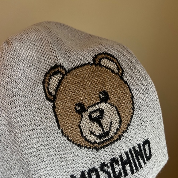 Moschino MADE IN ITALY Beanie Hat SILVER GLOW LUREX BEAR - Picture 2 of 5